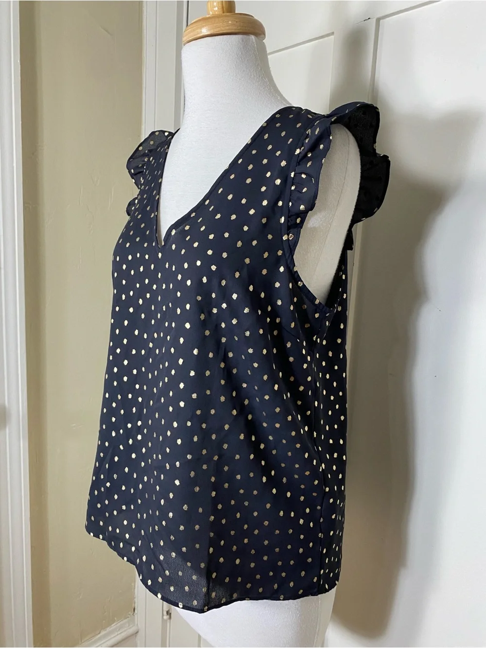 J. Crew V-Neck Ruffle Sleeve Blouse with Gold Dot Print Style# K2189 Size 8